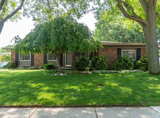 2258 Topaz Dr, Troy, MI 48085