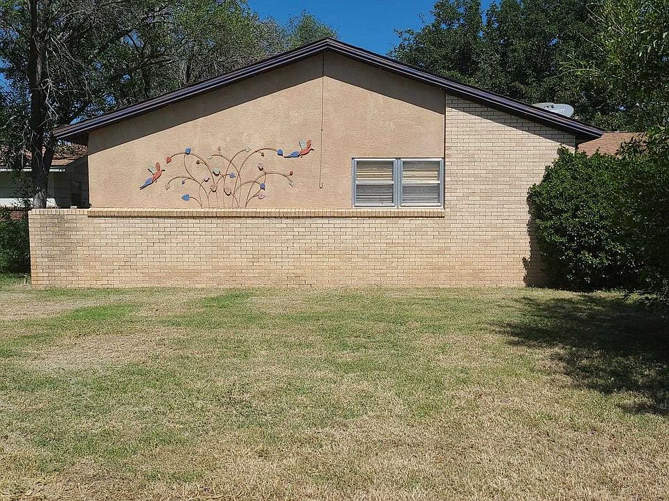 1st image of 14 Forest Dr