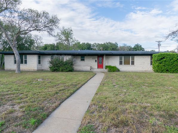 1327 Southwood St, Alice, TX 78332