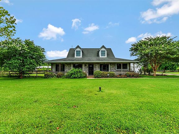 3 bedroom/ 2bath