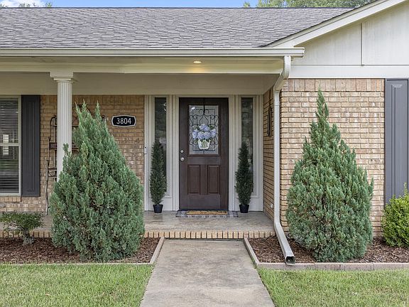 2nd image of 3804 Evergreen Dr