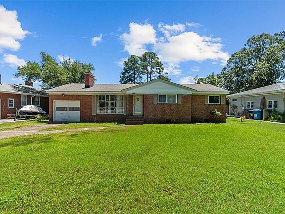 3rd image of 3117 Lynnhaven Dr