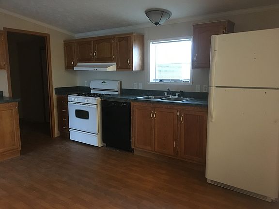 3rd image of 168 Belmont Ln