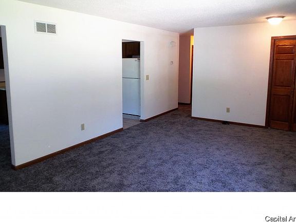 4th image of 699 Whiting Ave