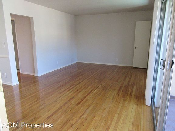 4th image of 452 S Mariposa Ave APT 7