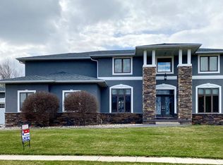 2914 Oak Tree Cir, Fort Dodge, IA 50501