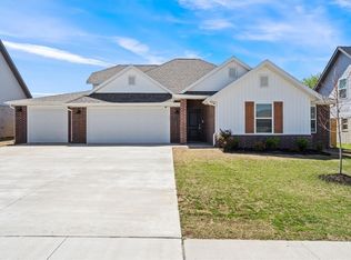 205 Pennington Ave, Prairie Grove, AR 72753