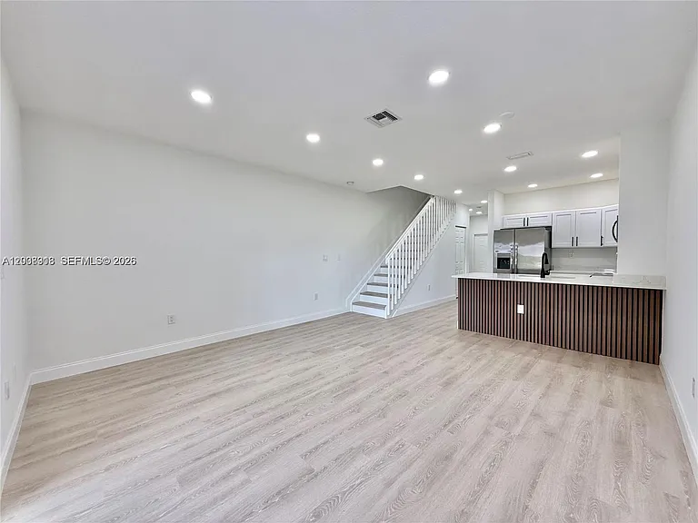 4412 Woodland Cir #4412 — Photo 3
