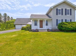 1136 Kuttruff Rd, Walworth, NY 14568