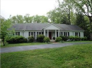 1010 Crown Point Rd W, Signal Mountain, TN 37377