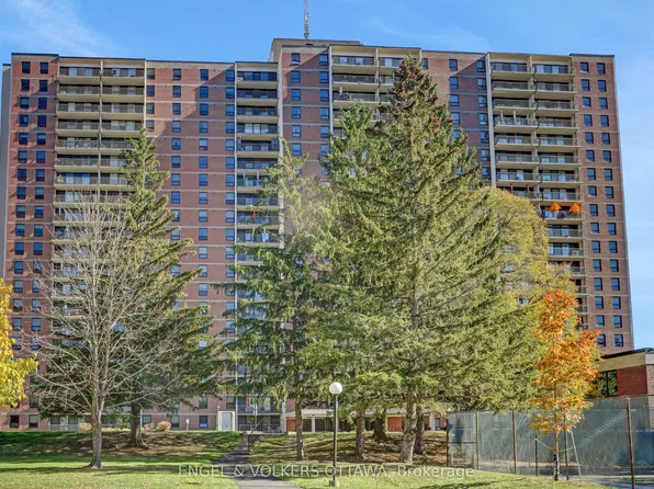 665 Bathgate Dr #2111, Ottawa, ON K1K 3Y4