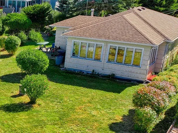 5 North Dr, Rochester, NY 14612