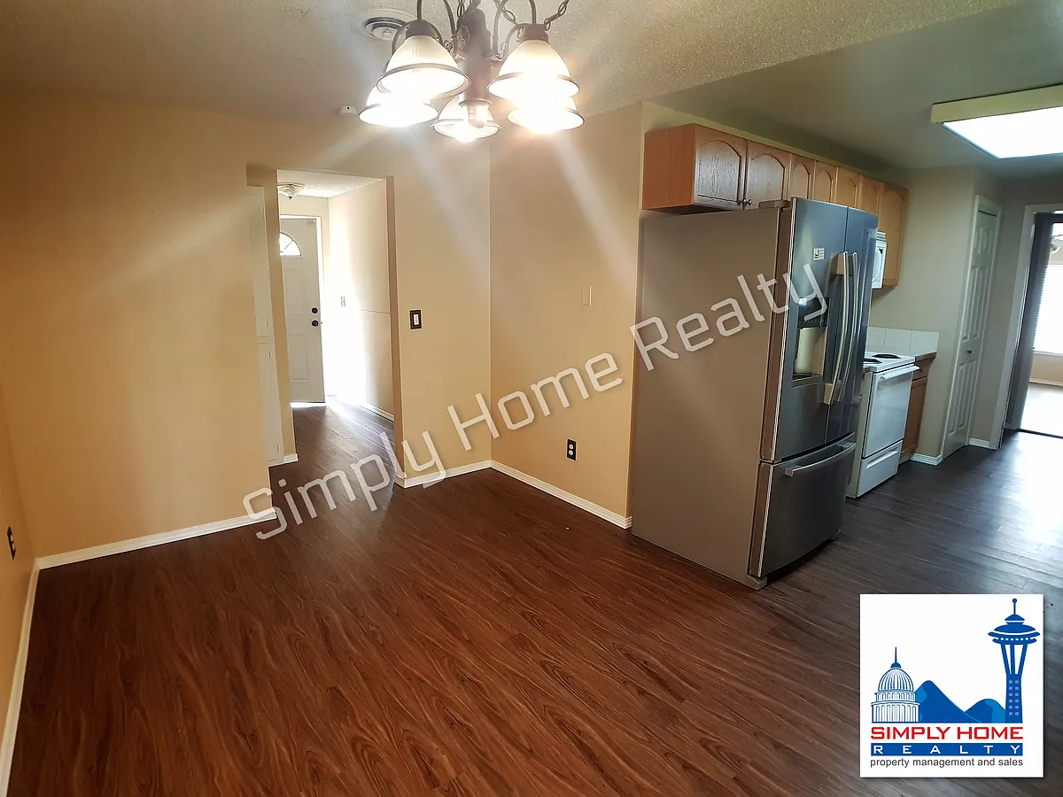 Building Photo - 1203 Wynoochee Pl NE