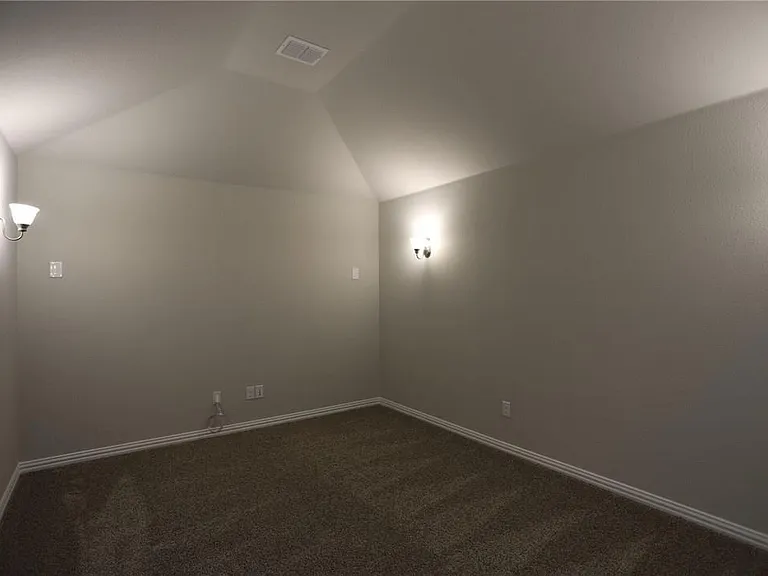 15928 Holly Crk — Photo 15
