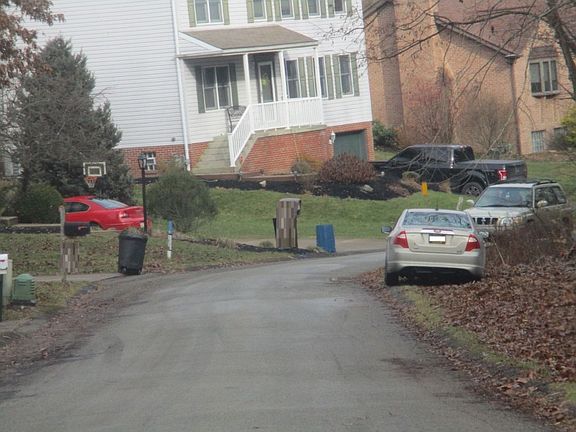 4th image of 235 Rose Ct N