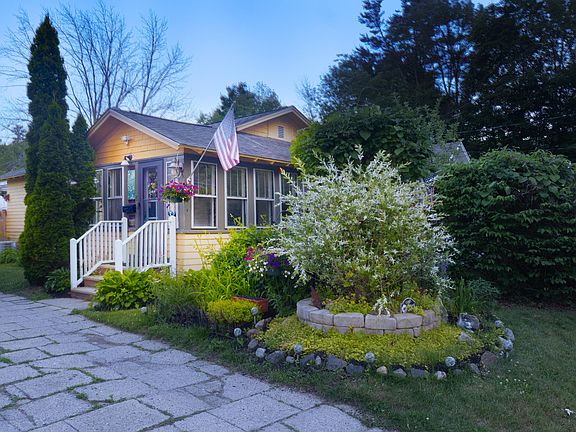 2nd image of 8 Auburn Street