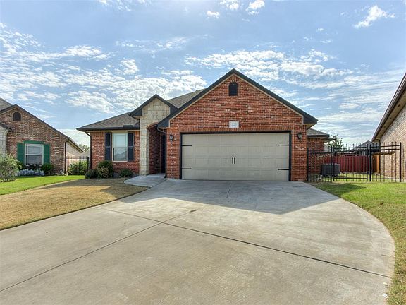 3rd image of 320 Golden Leaf Ct