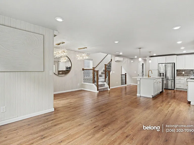 3204 SW Holly St — Photo 3