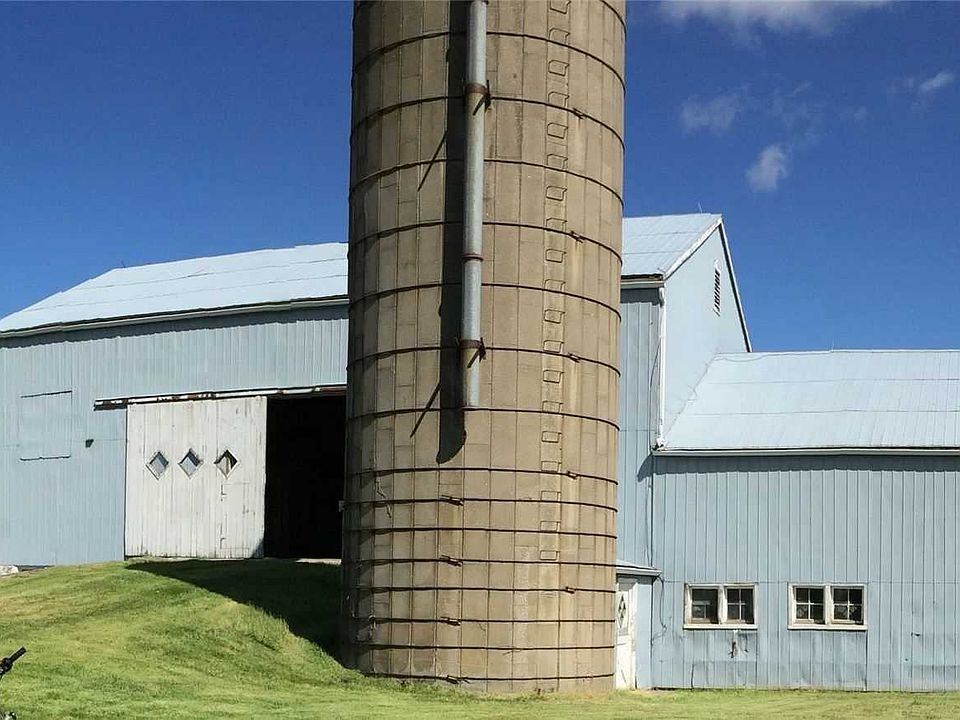 2nd image of 13760 Trafalgar Rd