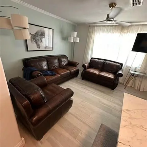 210 W Gardenia St #12 — Photo 4