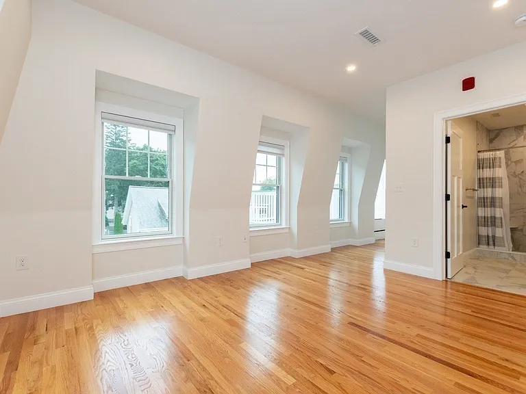 210 Adams St #3 — Photo 5