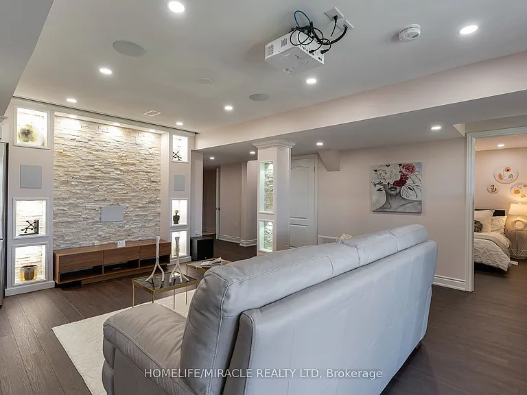 2343 Falling Green Dr — Photo 31