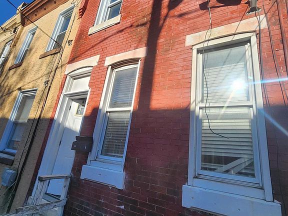 2nd image of 3040 Coral St
