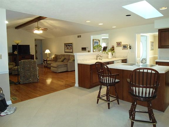 5th image of 8149 Peach Blossom Ln