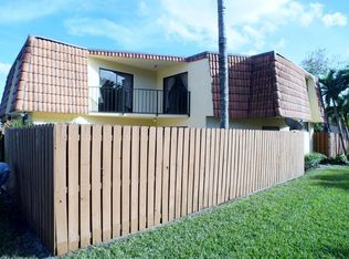 31 Springdale Cir, Palm Springs, FL 33461