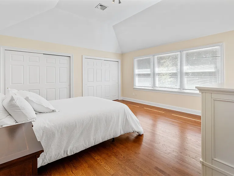 9 Eisenhower Dr — Photo 25
