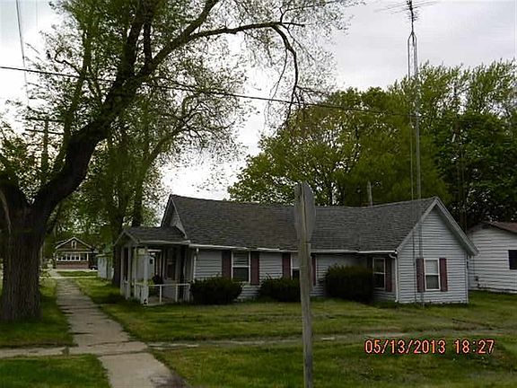 2nd image of 121 W 1st St