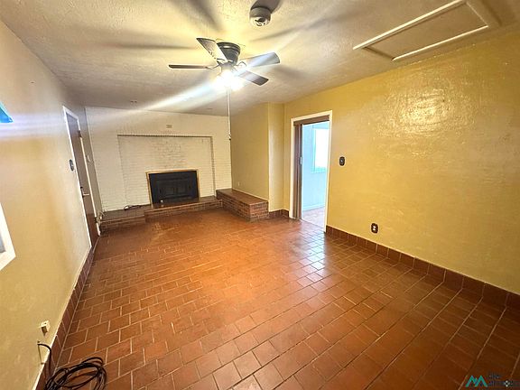 4th image of 700 E Permian Dr