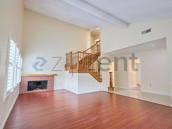 4th image of 3102 S Manitoba Dr