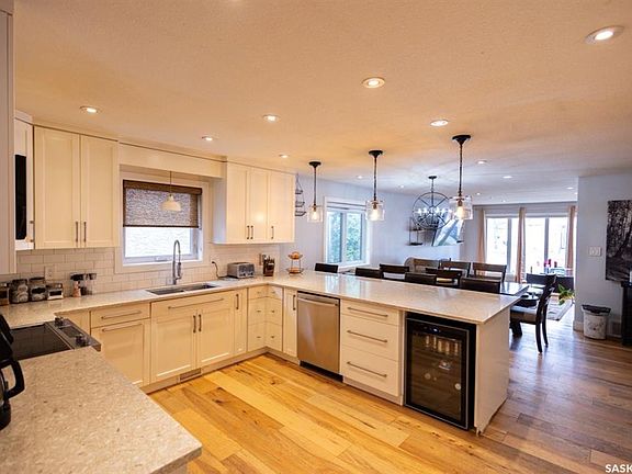3rd image of 2258 Newis BAY E