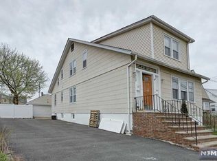 8-26 Henderson Blvd, Fair Lawn, NJ 07410