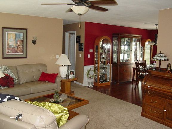 3rd image of 875 Nancy Dr