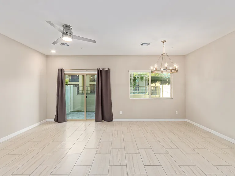 2134 W Harmont Dr — Photo 27