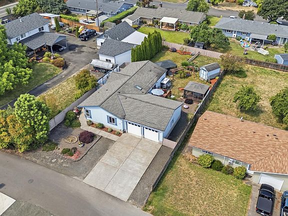 4th image of 1730 Park Ter NW