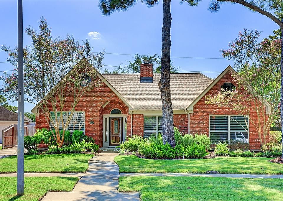 Gorgeous 4/2 one story in Copperfield Southdown