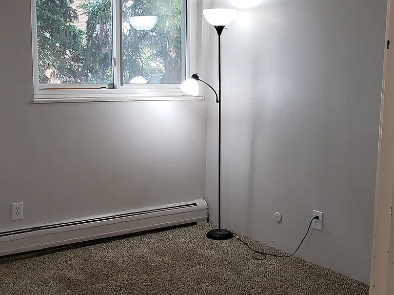 11' x 13' Bedroom for rent
