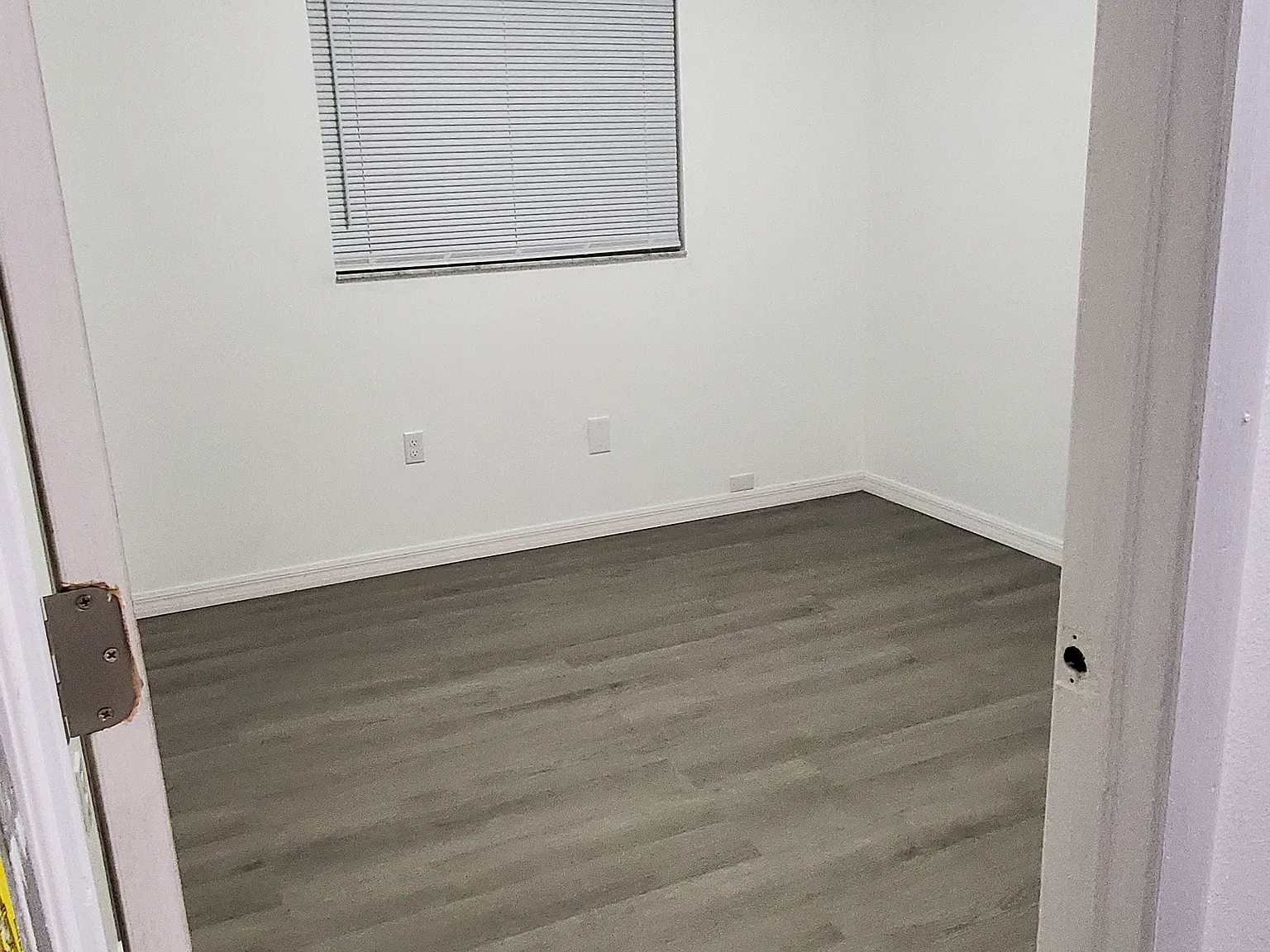 3 bed, 1040 sqft, $1,990 — Photo 4