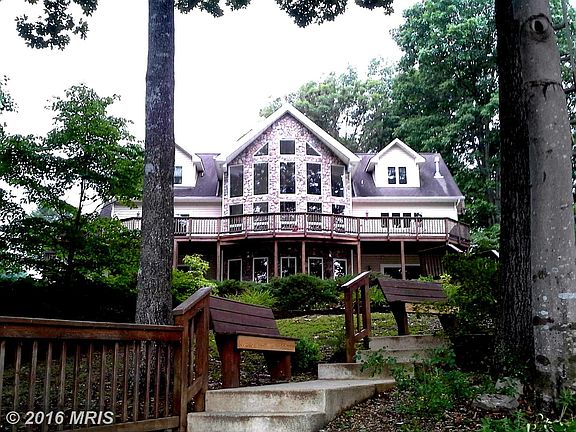 2nd image of 6218 Connie Ln