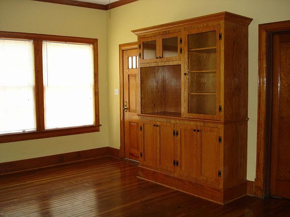 2nd image of 224 High School Dr