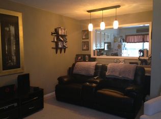 20 Hollis Wood Dr, Hampton, VA 23666