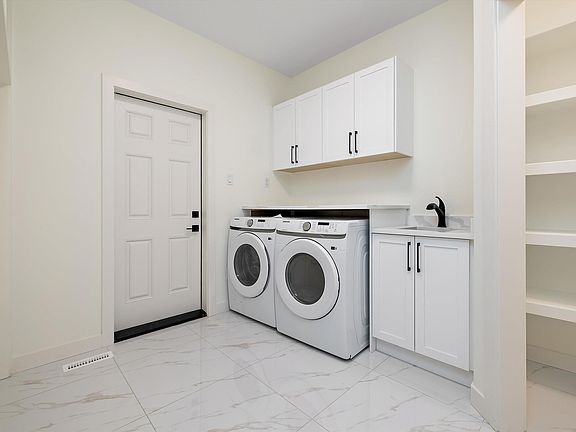 5th image of 247 Edgemont Grn NW