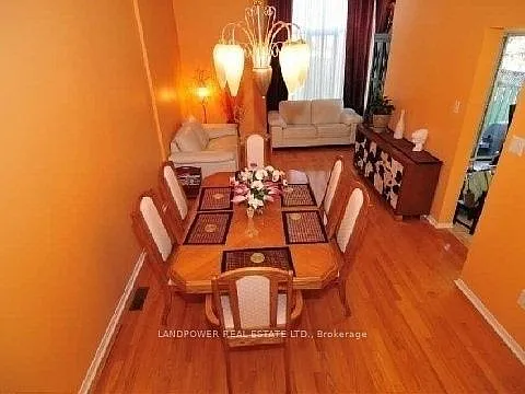 92 Bridlepath St — Photo 3