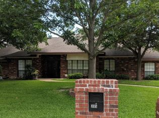 305 Dale Hollow Rd, Fort Worth, TX 76103