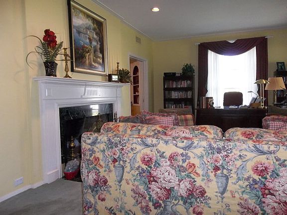 3rd image of 2407 N De Leon St