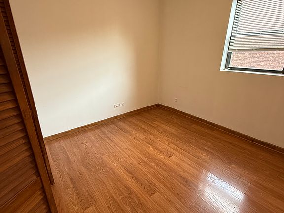 3rd image of 3538 S King Dr #3S
