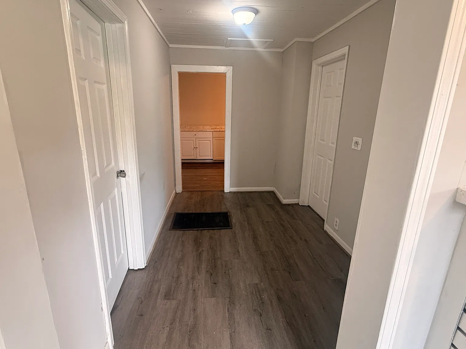 3 bed, 1077 sqft, $1,200 — Photo 3